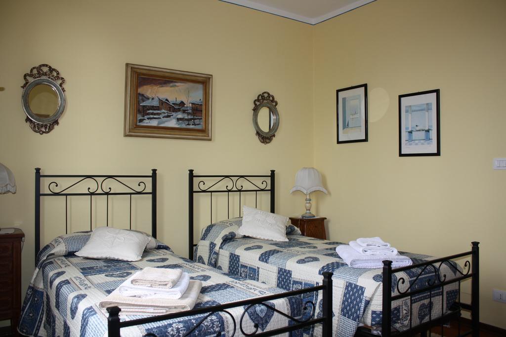 B&B Villa Cardellini Savigliano Szoba fotó